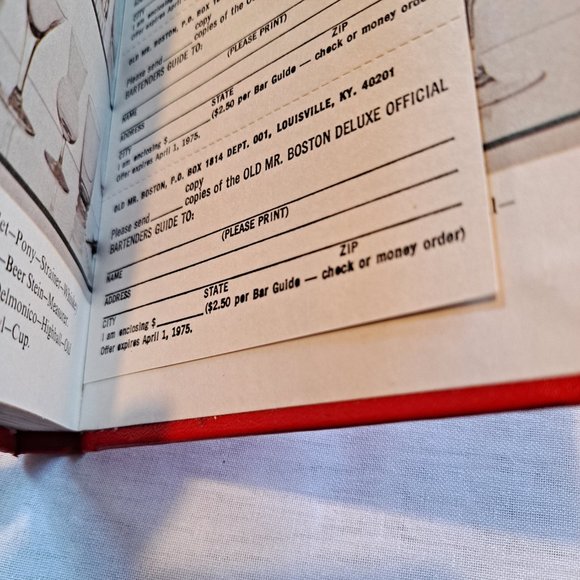 1974 Mr. Boston Deluxe Official Bartender's Guide - Picture 6 of 12